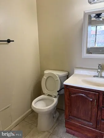 $370,000 | 6976 Knighthood Lane, Columbia, MD 21045