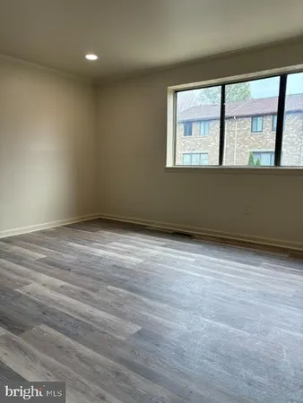 $370,000 | 6976 Knighthood Lane, Columbia, MD 21045