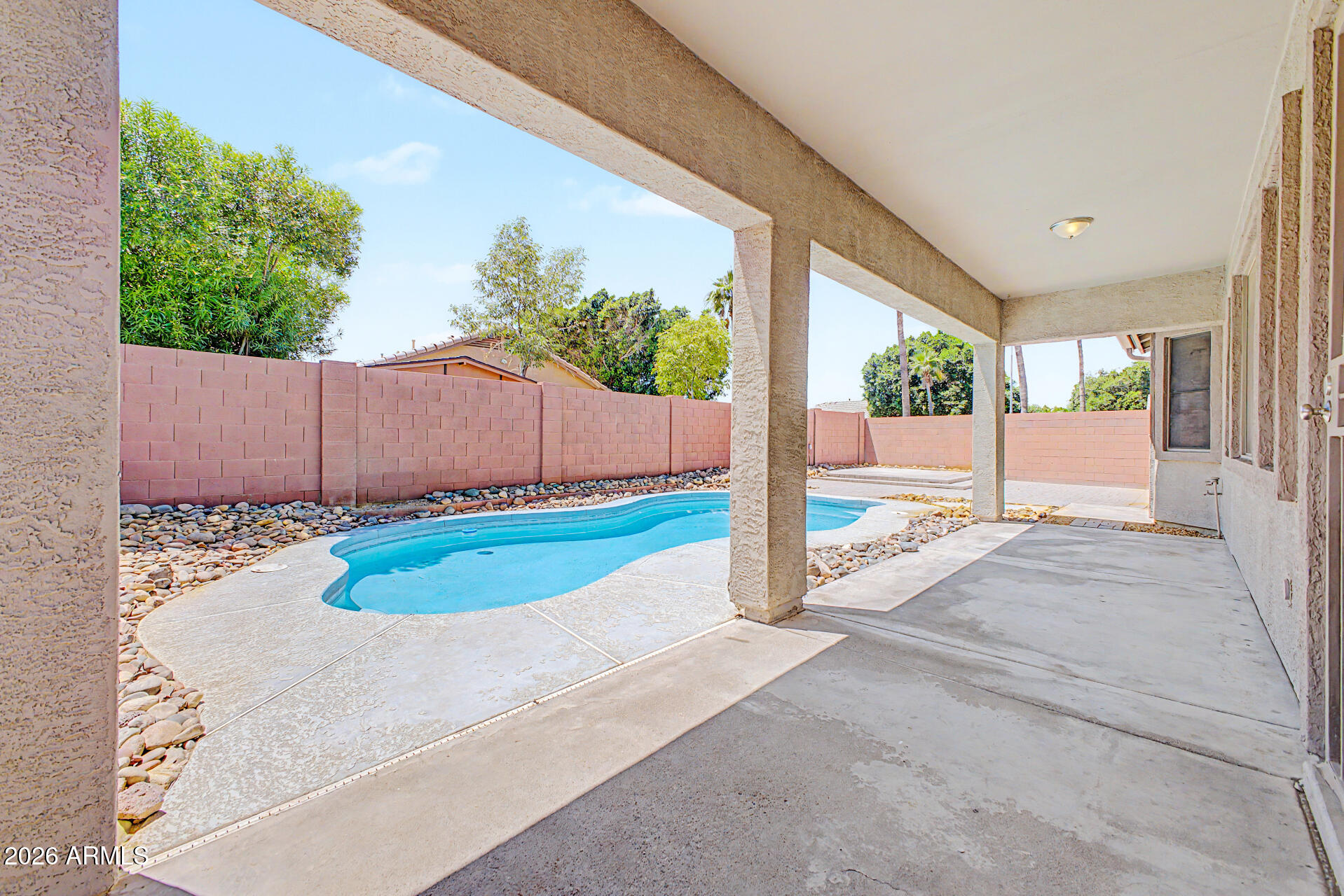 11199 West Monte Vista Road Avondale, AZ 85392 - Photo 30 of 36 a view of a backyard