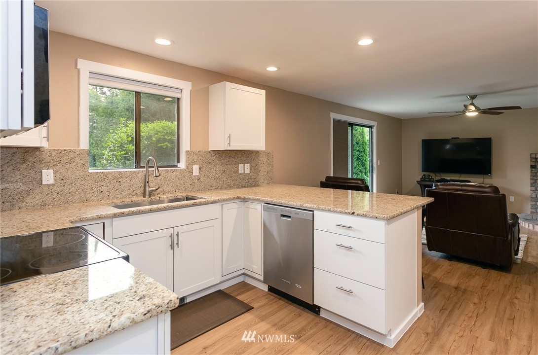 363 West Pole Road Lynden, WA 98264 - Photo 2 of 25