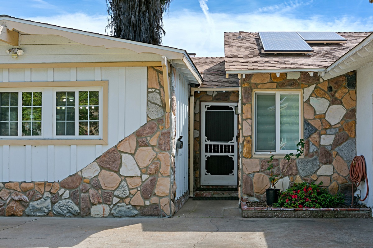 13837 Powers Road Poway, CA 92064 - Photo 3 of 24