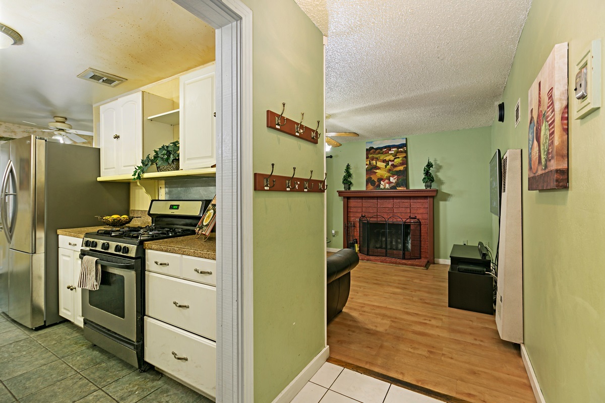 13837 Powers Road Poway, CA 92064 - Photo 5 of 24