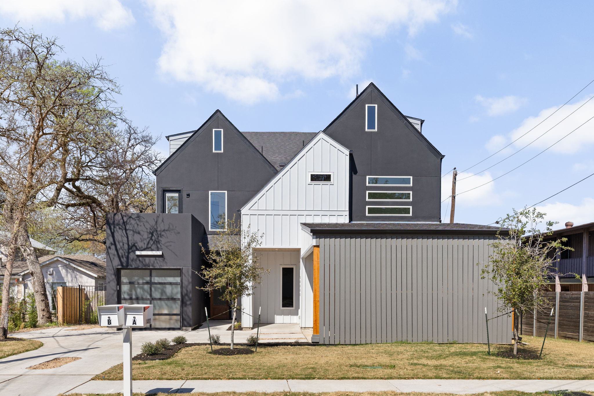 1402 Summit Street, Unit B Austin, TX 78741 - Photo 1 of 36