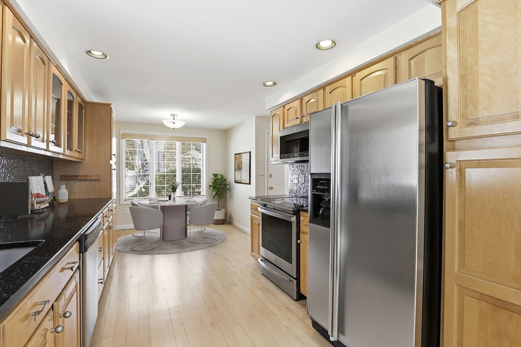 20 Bellingham Court, Unit 20 Middleton, MA 01949 - Photo 7 of 42