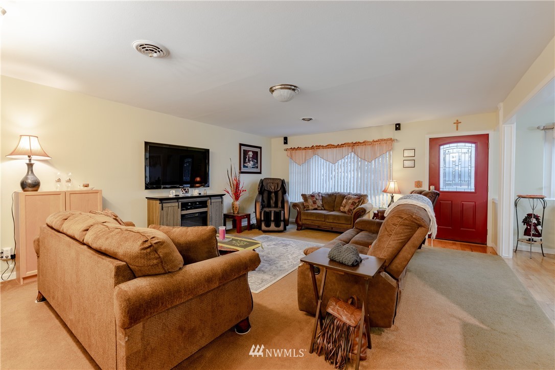 909 Cowlitz Road Centralia, WA 98531 - Photo 5 of 30 Gallery Image 5