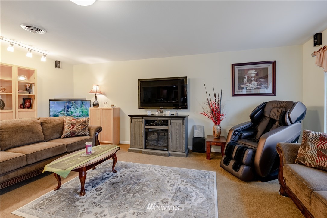 909 Cowlitz Road Centralia, WA 98531 - Photo 6 of 30 Gallery Image 6