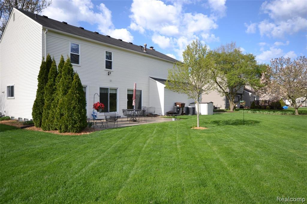 35444 Fredericksburg Road Farmington Hills, MI 48331 - Photo 51 of 52