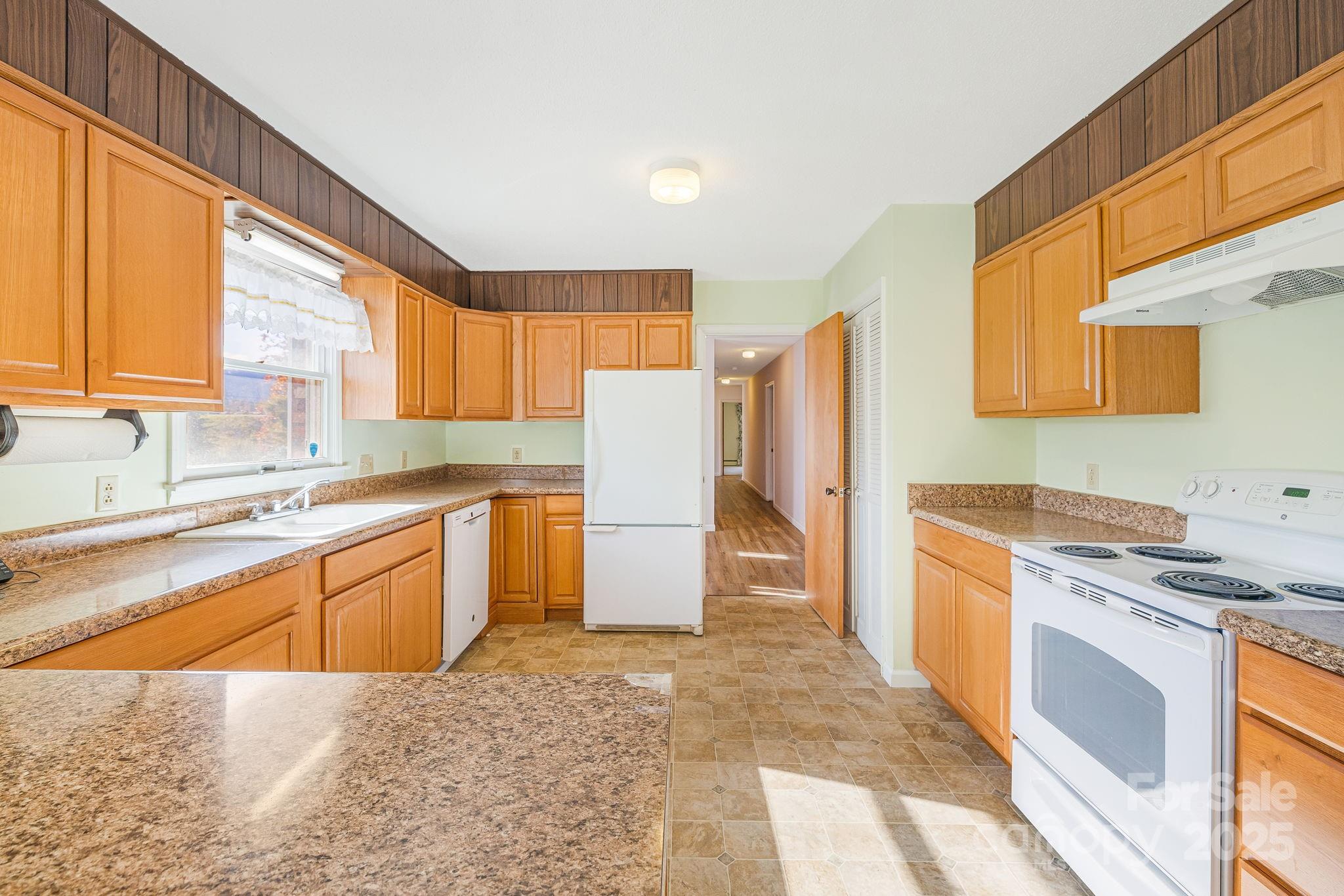 7 Brookshire Road Leicester, NC 28748 - Photo 11 of 48