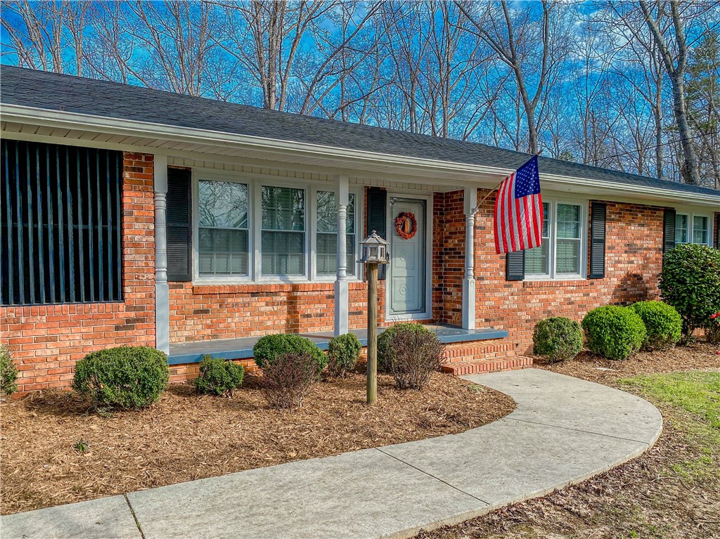 687 Pickett Post Road Walhalla, SC 29691 - Photo 1 of 44 Gallery Image 1