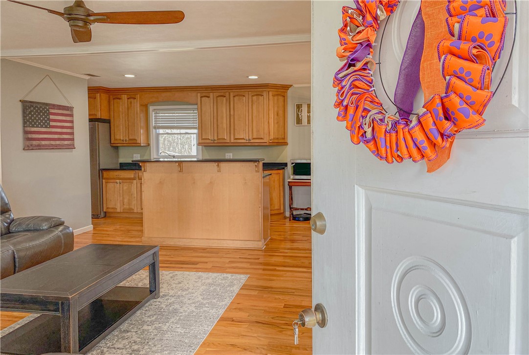 687 Pickett Post Road Walhalla, SC 29691 - Photo 5 of 44 Gallery Image 5