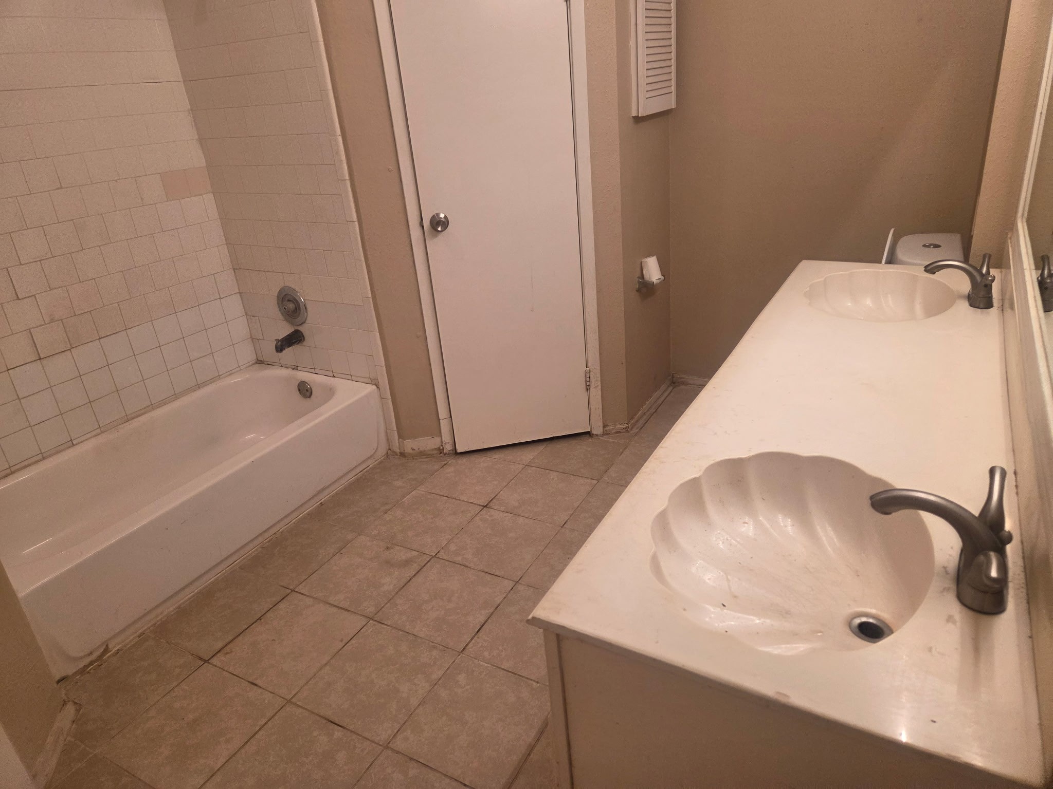 10046 Ridgecoral Drive Houston, TX 77038 - Photo 11 of 19