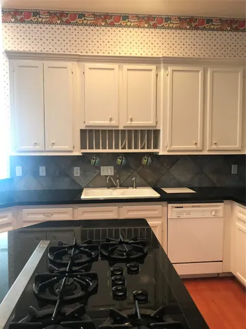 $2,800 | 2429 Chantilly Lane, Conroe, TX 77384