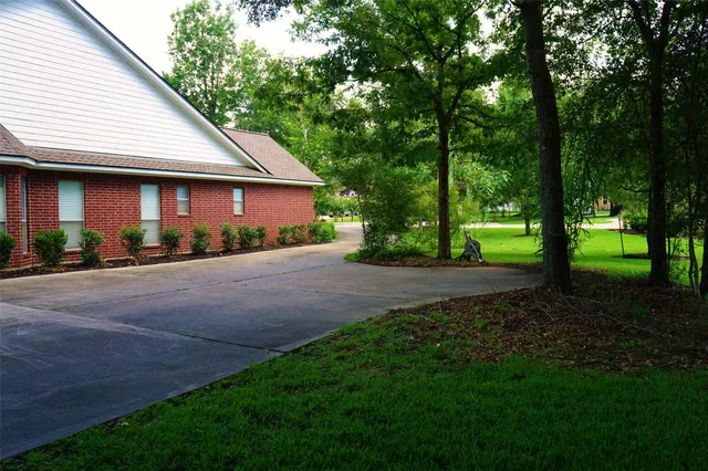 $2,800 | 2429 Chantilly Lane, Conroe, TX 77384