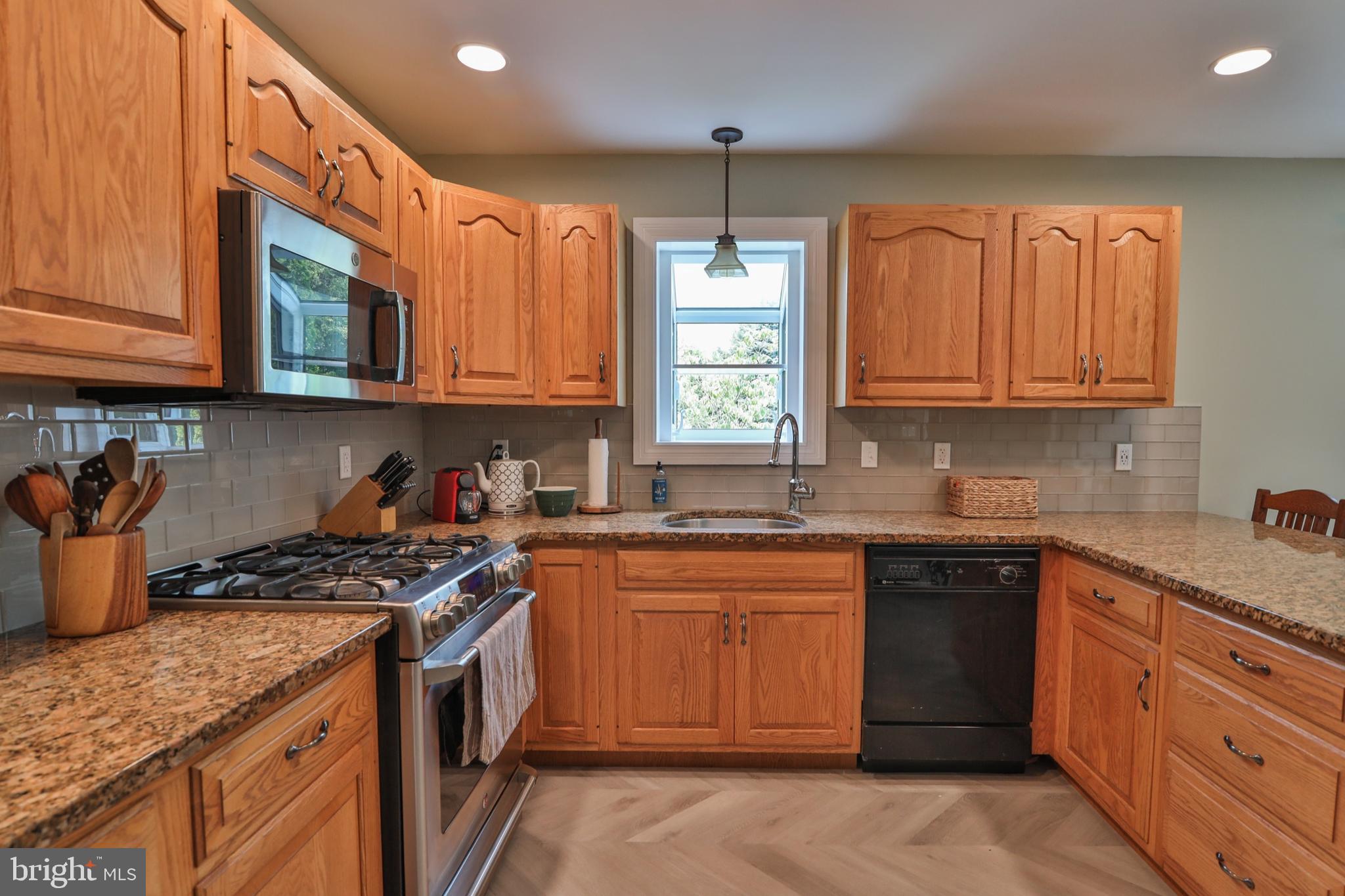 858 Delong Road Alburtis, PA 18011 - Photo 8 of 26 Gallery Image 8