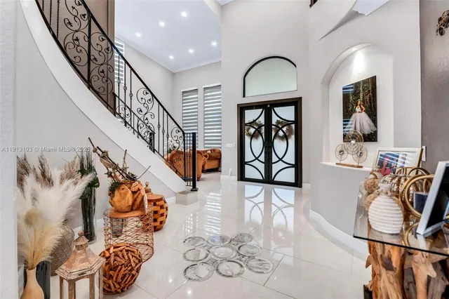 a view of entryway and hall