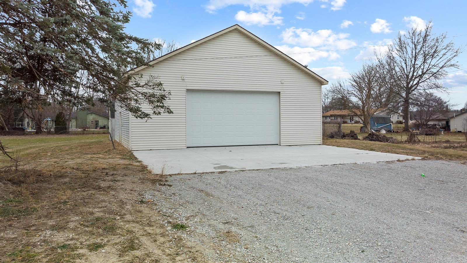 13235 Leo Road Leo, IN 46765 - Photo 3 of 27 Gallery Image 3