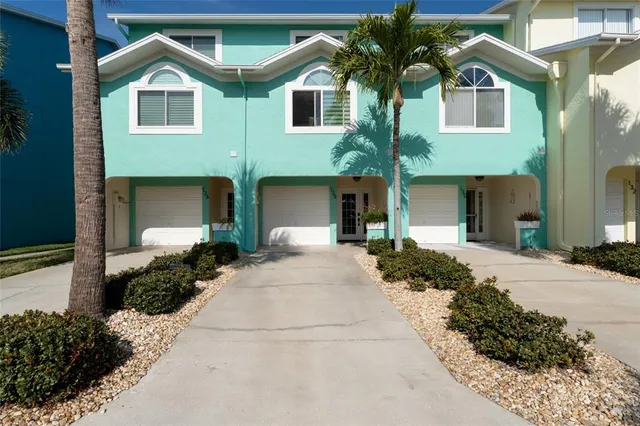 $899,000 | 128 Marcdale Boulevard, Indian Rocks Beach, FL 33785