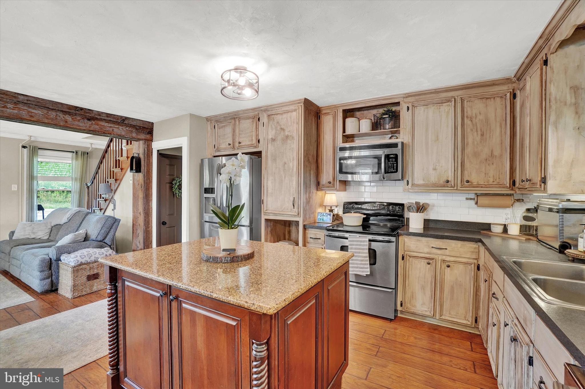 1105 Burkholder Road Red Lion, PA 17356 - Photo 9 of 26 Stainless steel appliances stay