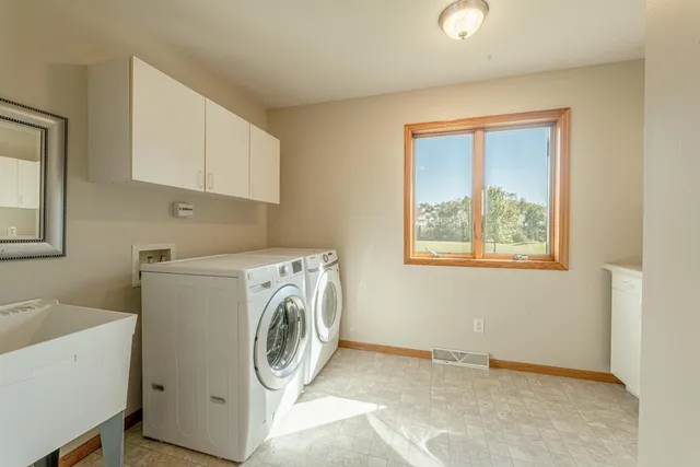 $725,000 | N9560 County Hwy CC, Belleville, WI 53508