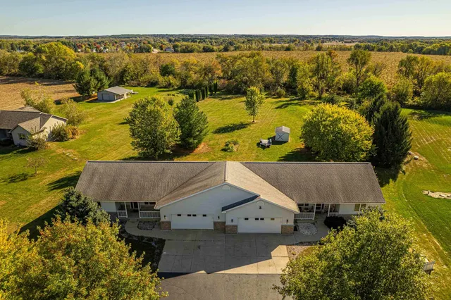 $725,000 | N9560 County Hwy CC, Belleville, WI 53508