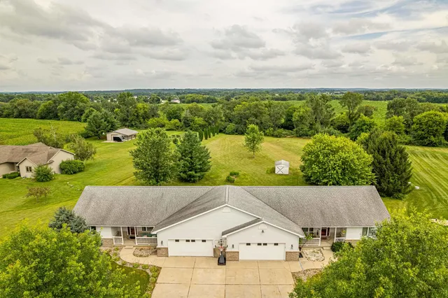$725,000 | N9560 County Hwy CC, Belleville, WI 53508