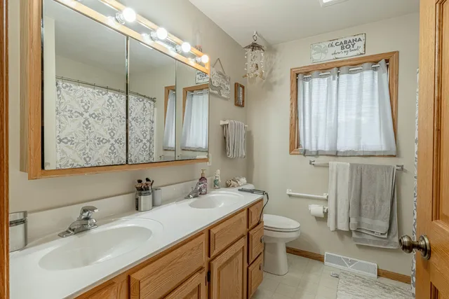 $725,000 | N9560 County Hwy CC, Belleville, WI 53508