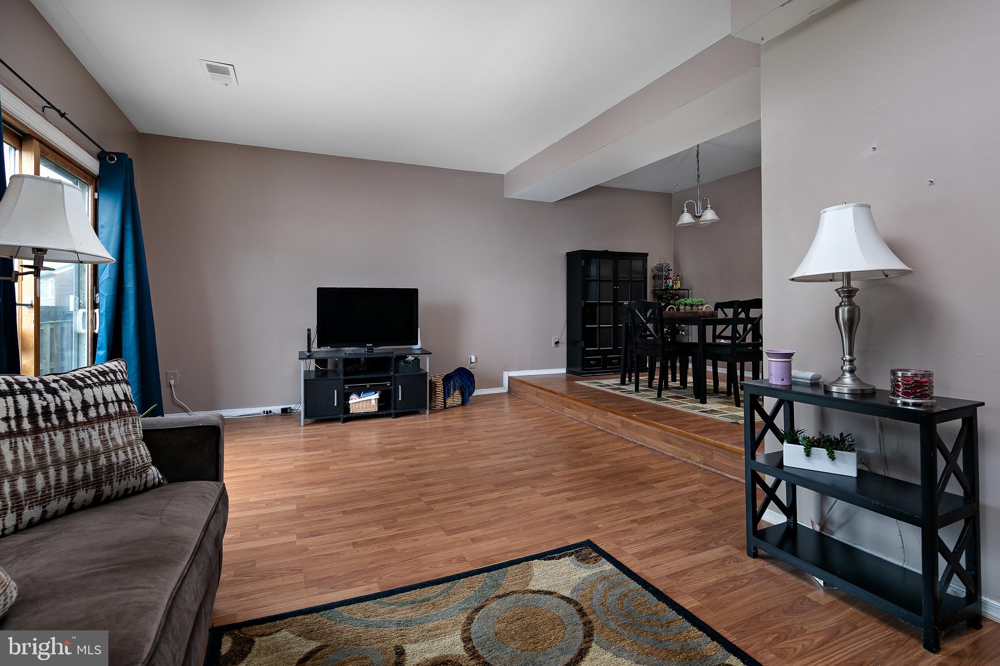 7529 Remington Road Manassas, VA 20109 - Photo 10 of 25 Open Living Room with warm hardwood