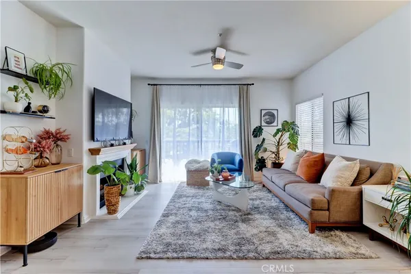 $572,000 | 2960 Champion Way, Unit 1814, Tustin, CA 92782
