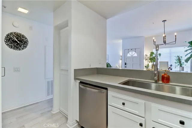 $600,000 | 2960 Champion Way, Unit 1814, Tustin, CA 92782