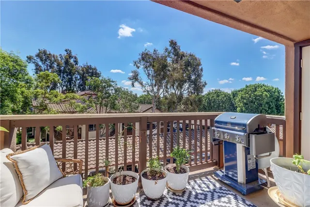 $600,000 | 2960 Champion Way, Unit 1814, Tustin, CA 92782