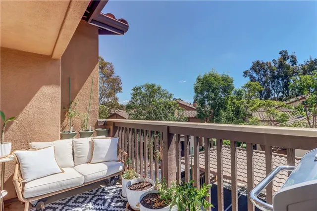 $600,000 | 2960 Champion Way, Unit 1814, Tustin, CA 92782