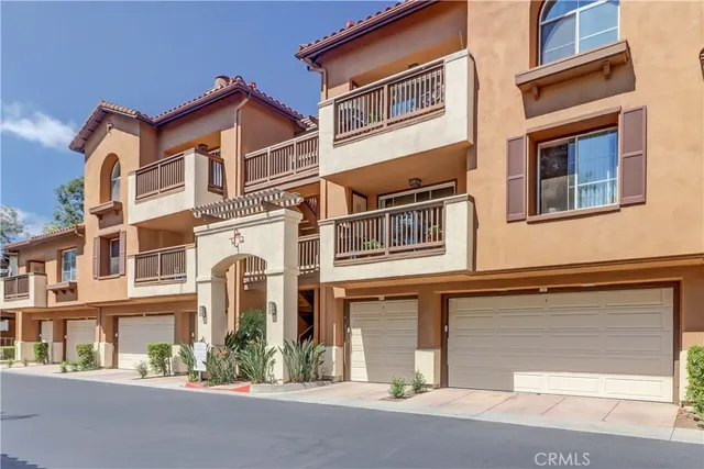 $600,000 | 2960 Champion Way, Unit 1814, Tustin, CA 92782