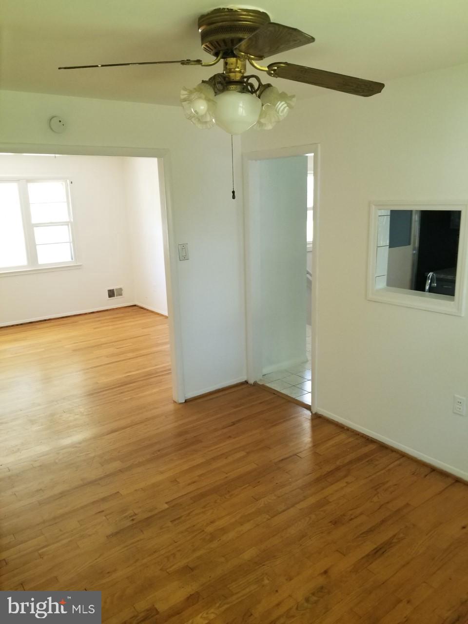 7416 Northrop Road Alexandria, VA 22306 - Photo 12 of 30 DINNING