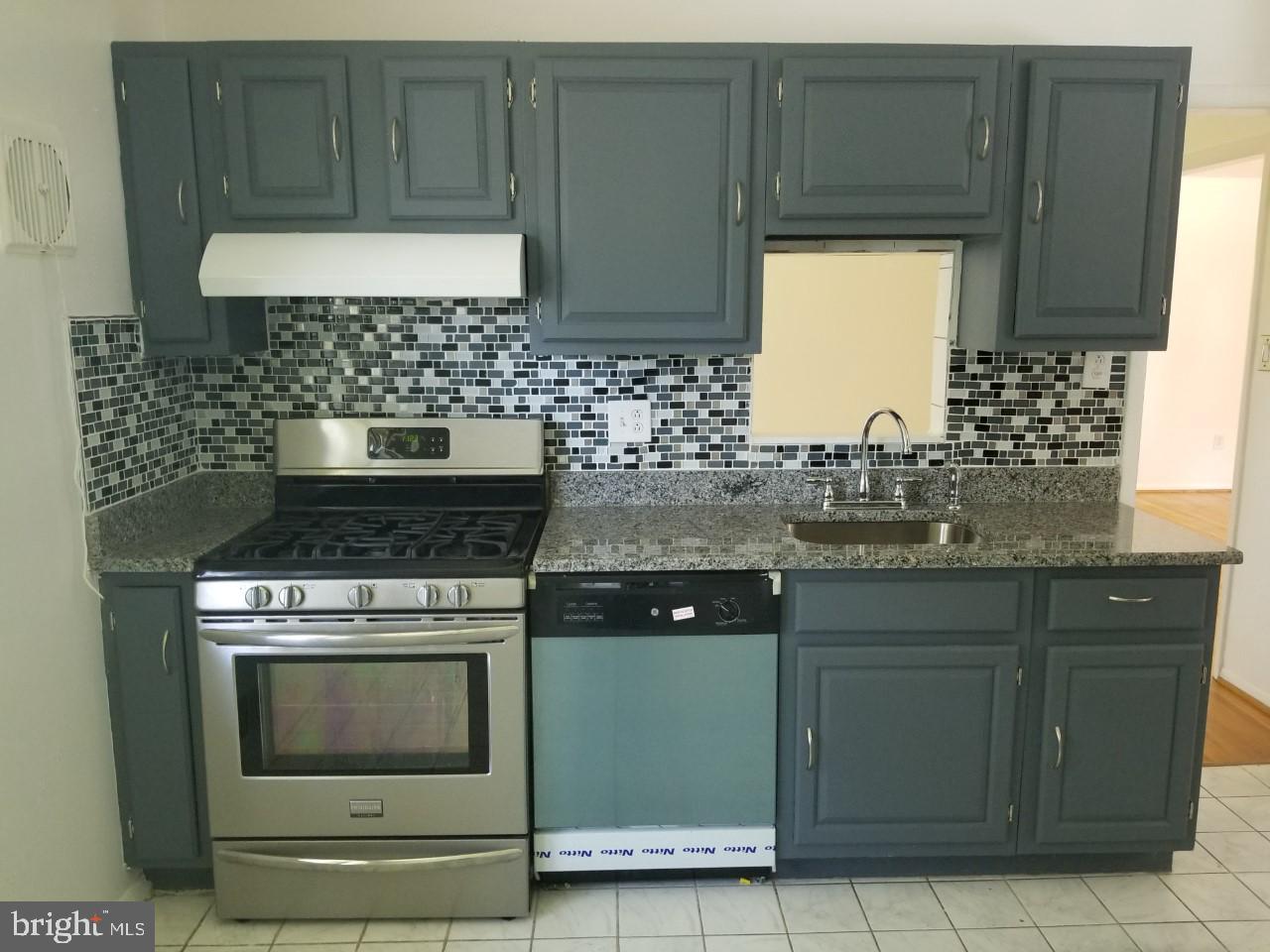 7416 Northrop Road Alexandria, VA 22306 - Photo 13 of 30 KITCHEN