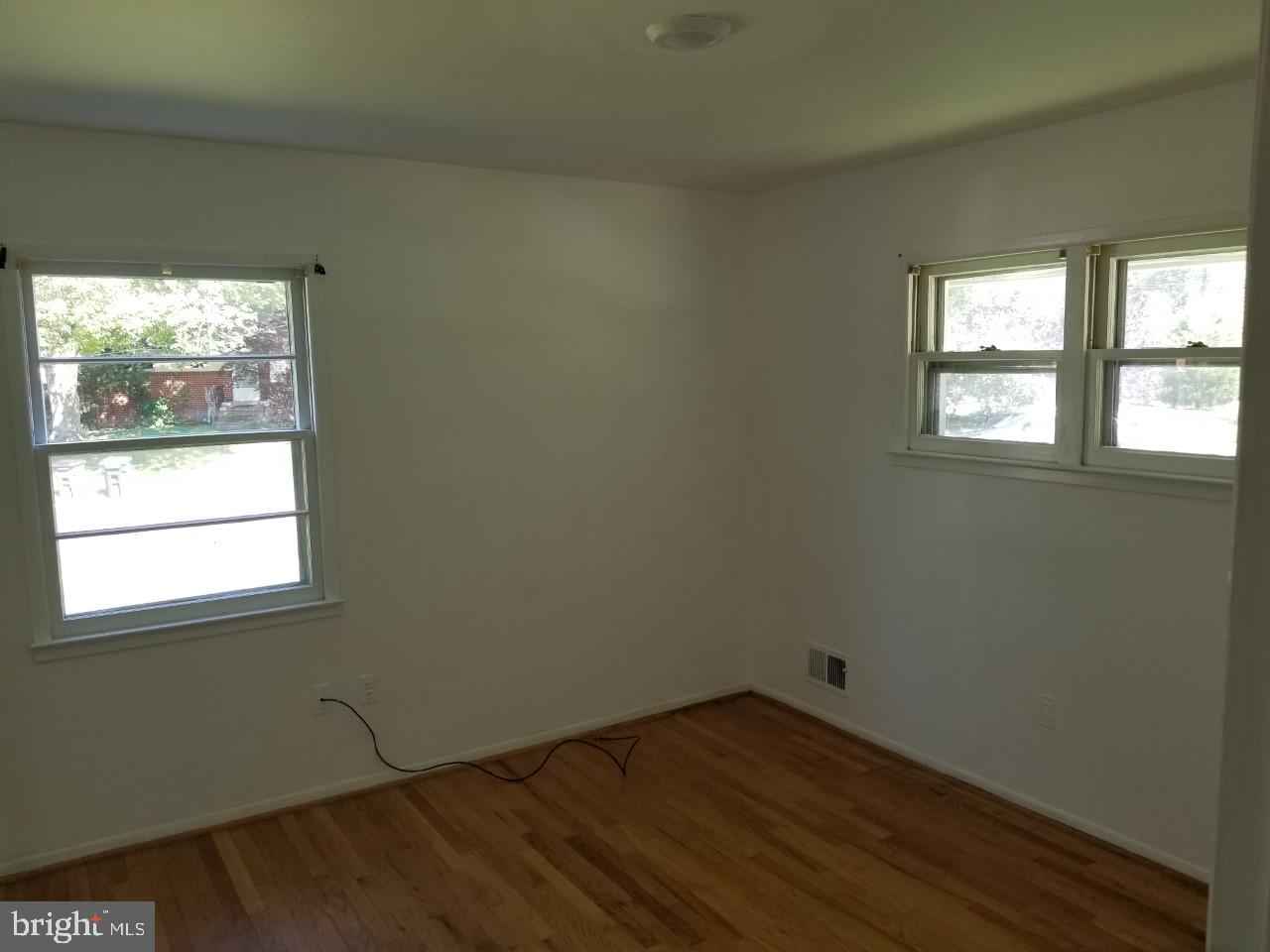 7416 Northrop Road Alexandria, VA 22306 - Photo 18 of 30 ROOM 2