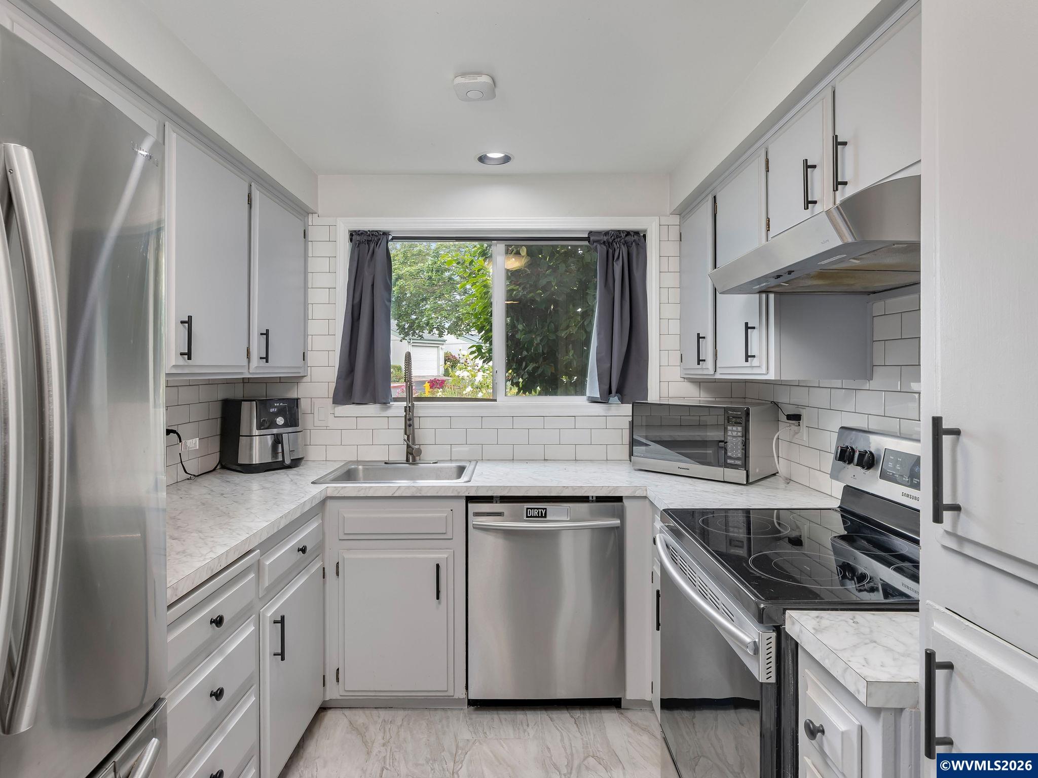 3772 Auburn Road Northeast Salem, OR 97301 - Photo 7 of 29