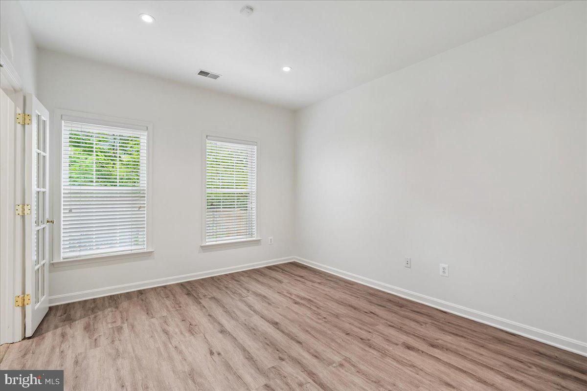 11516 Clairmont View Way Silver Spring, MD 20902 - Photo 6 of 34 den/home office