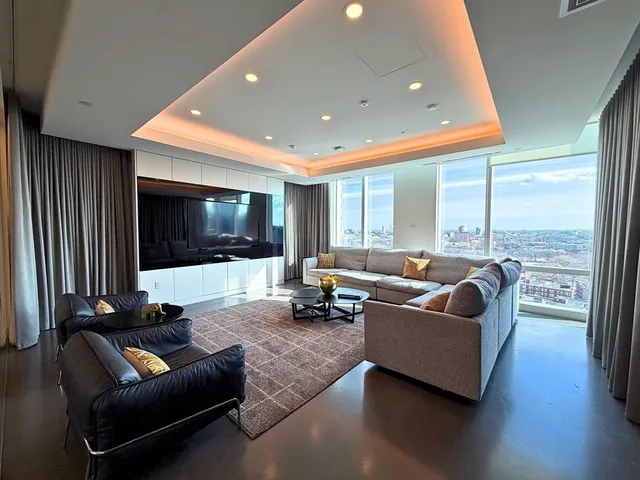 $2,250,000 | 188 Brookline Avenue, Unit 23B, Boston, MA 02215