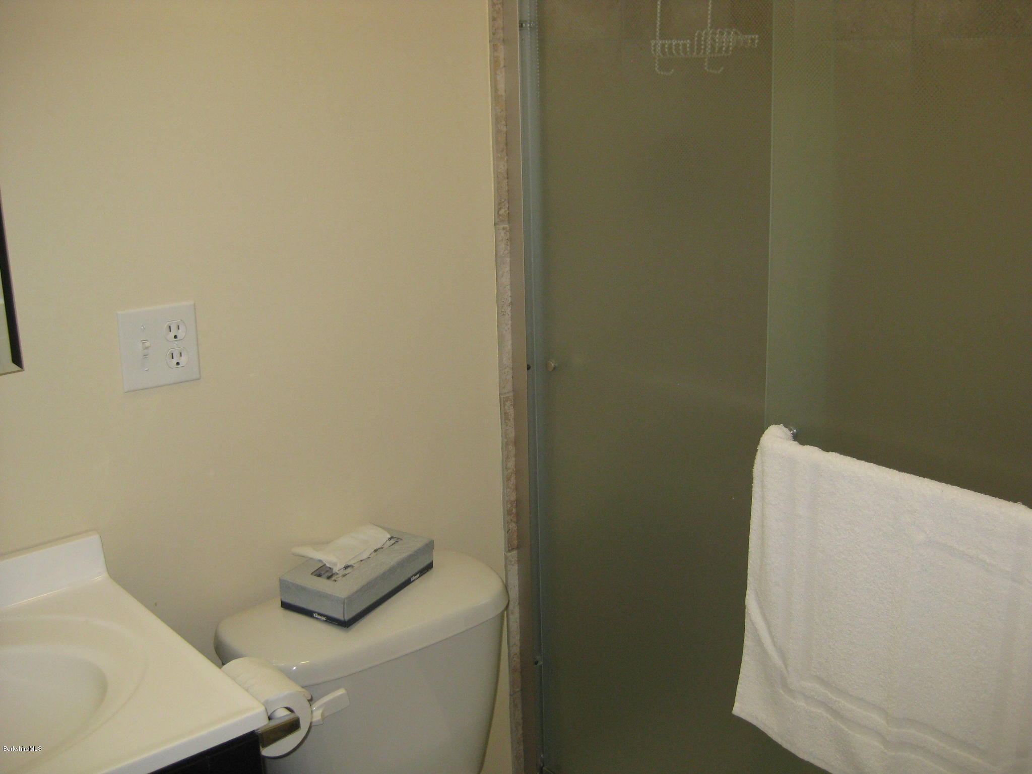 73 Corey Road, Unit 73 Hancock, MA 01237 - Photo 4 of 11 Full bath