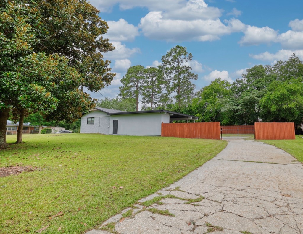 903 Moss Street Dothan, AL 36301 - Photo 3 of 16