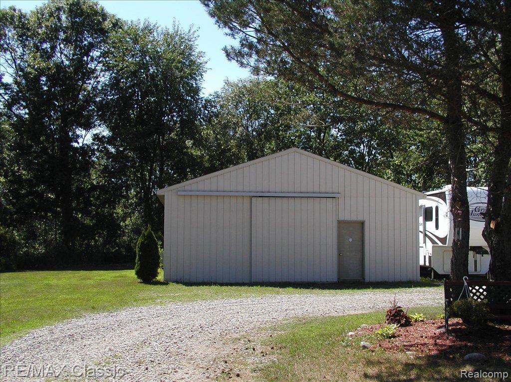 406 Lone Tree Road Highland, MI 48357 - Photo 6 of 24 406 Lone Tree (5)