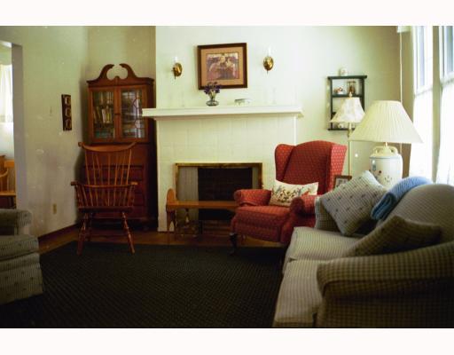 801 12th Street McKees Rocks, PA 15136 - Photo 2 of 8 Living Room.