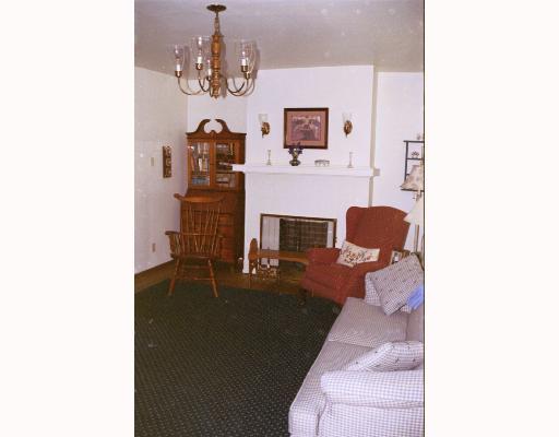 801 12th Street McKees Rocks, PA 15136 - Photo 3 of 8 Living Room.