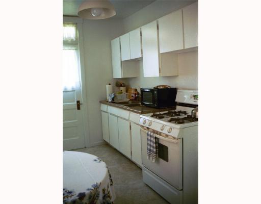 801 12th Street McKees Rocks, PA 15136 - Photo 6 of 8 Kitchen.