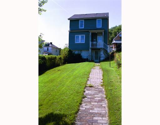 801 12th Street McKees Rocks, PA 15136 - Photo 8 of 8 Yard/Garden.