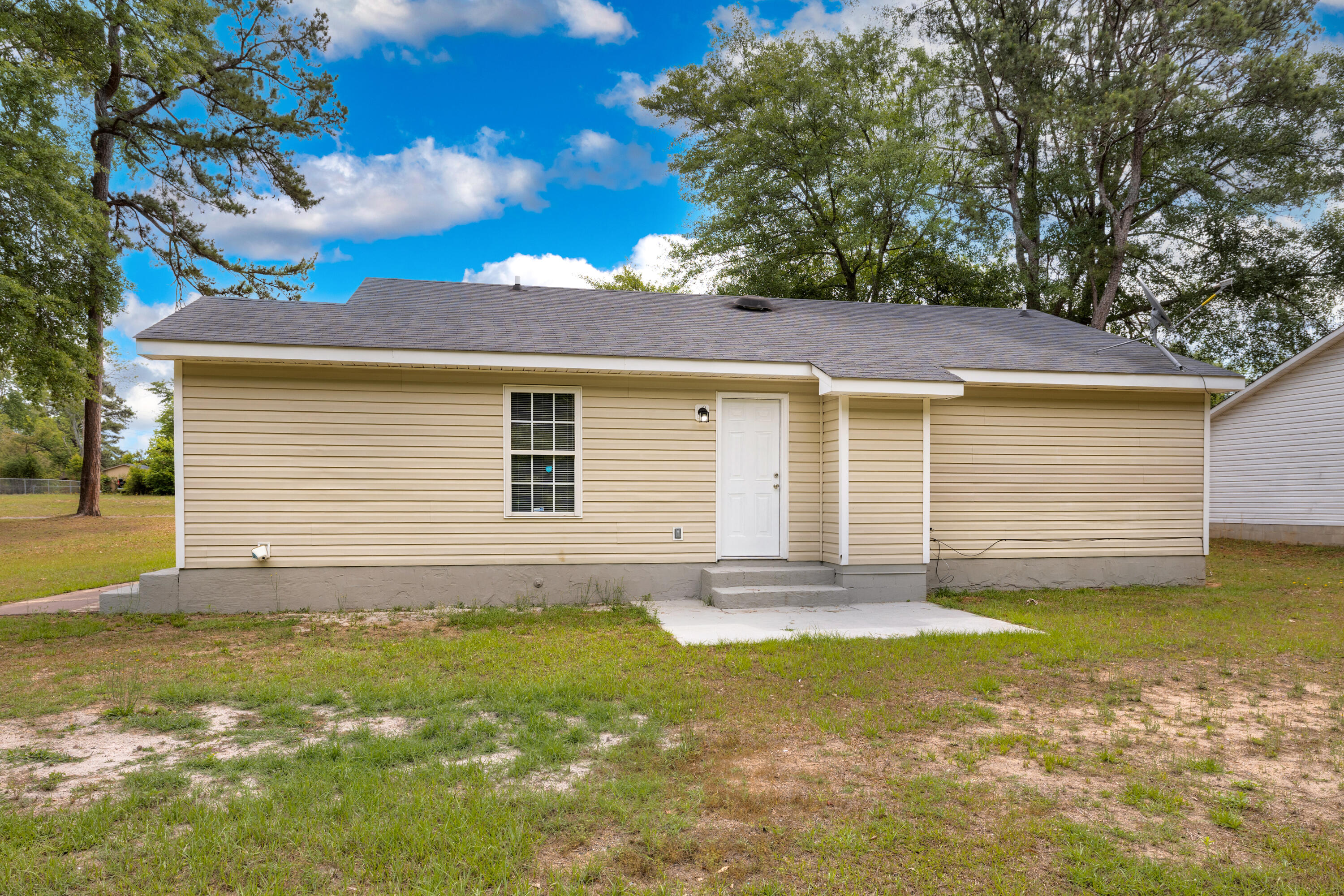 1053 Decatur Street Sumter, SC 29150 - Photo 6 of 28 06