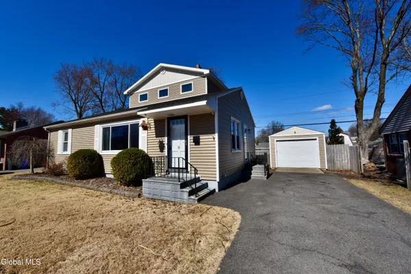 $339,000 | 30 Forest Drive, Colonie, NY 12205