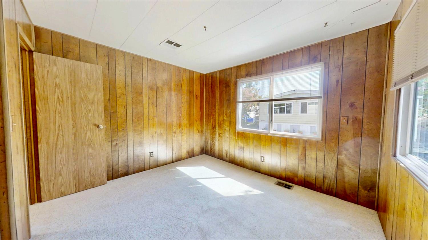 6203 Freedom Lane Citrus Heights, CA 95621 - Photo 30 of 51 Spacious front bedroom plenty of closet space !