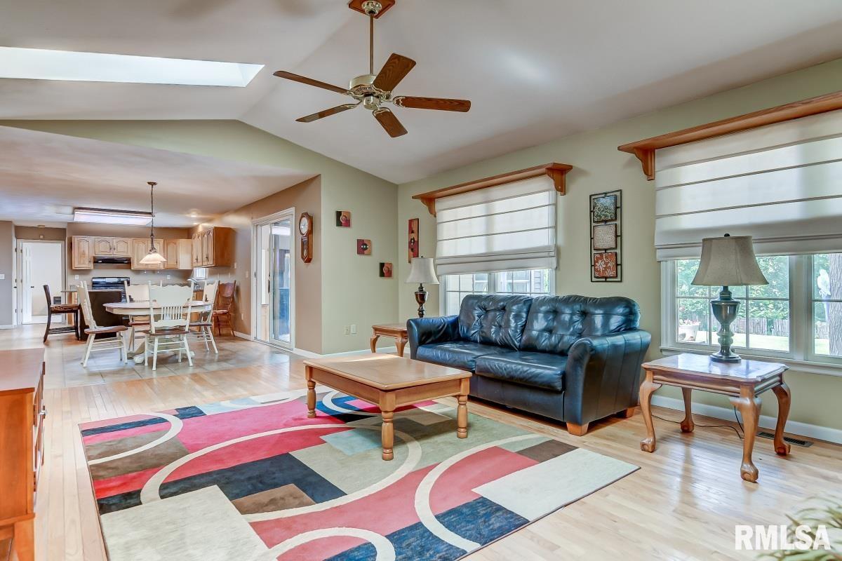 825 High Pointe Drive Springfield, IL 62702 - Photo 19 of 37 Gallery Image 19