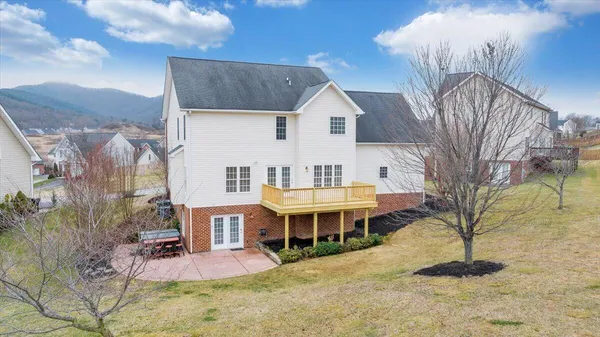 $559,950 | 2324 Foxfield Lane, Salem, VA 24153